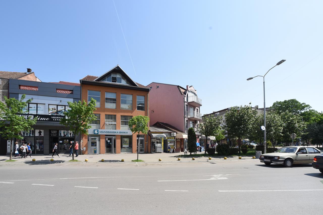 City Center Apartments Pirot Exterior photo